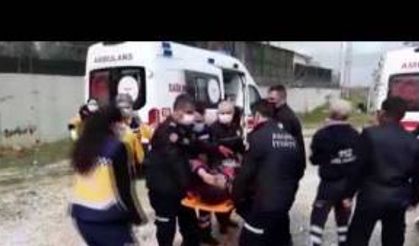Adana'da iki otomobilin çarpıştığı kazada 5 kişi yaralandı