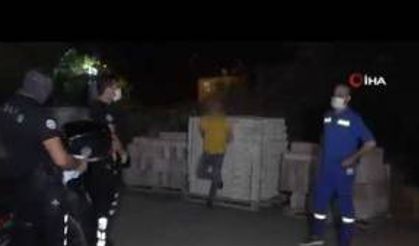 Kısıtlama saatinde polisi peşine taktı: 2 araca çarpıp yakalandı