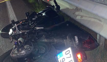 Antalya'da bariyerlere çarpan motosikletteki 2 kişi öldü