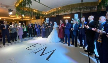 Bursa'da siyaseti buluşturan düğün