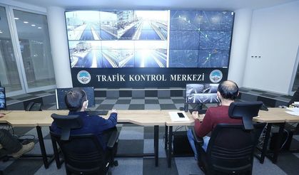 Kayseri'de trafik akışı canlı takip ediyor