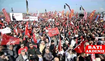Maltepe'de Yüzbinler: Pankartlar damga vurdu!
