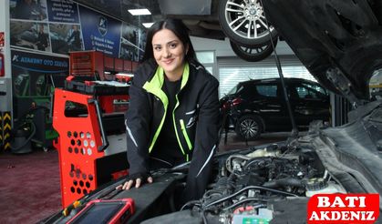 İzmir’de 3 Üniversite Mezunu Genç Kadın Kendi Tamirhanesini Açtı