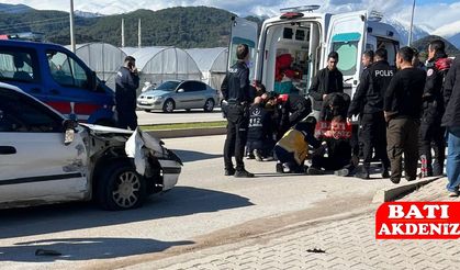 Kumluca’da Trafik Kazası: Araçta Av Tüfeği Bulundu