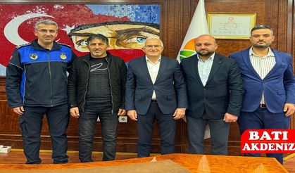 Kumluca Pazarcılar Derneği’nden Kumluca Belediyesi’ne Ziyaret