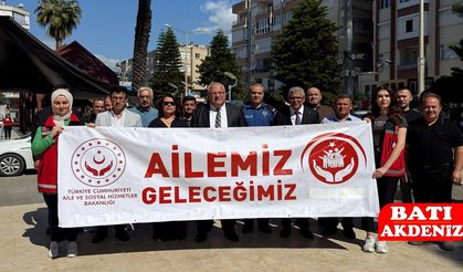 Kumluca’da Milli Aile Haftası İçin Farkındalık Yürüyüşü Düzenlendi