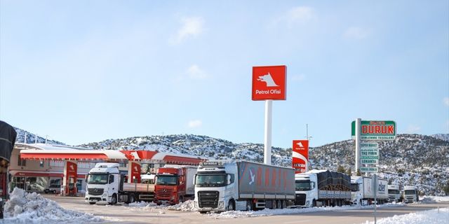 Antalya-Konya kara yolunda kar nedeniyle tırların geçişine izin verilmiyor
