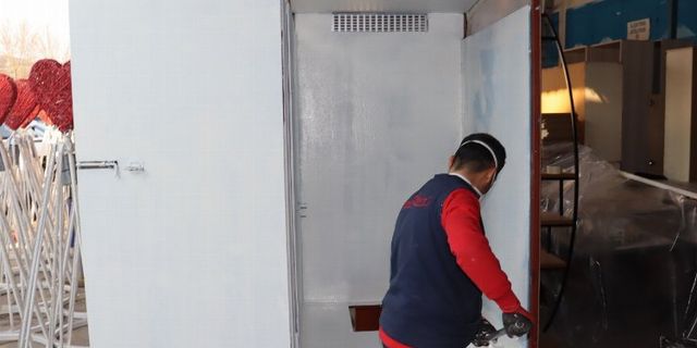 İzmit deprem bölgesine portatif tuvalet üretiyor