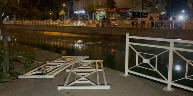 Adana'da sulama kanalına düşen otomobildeki 3 kişi yaralandı