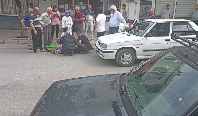 Adana'da otomobilin çarptığı yaya yaralandı