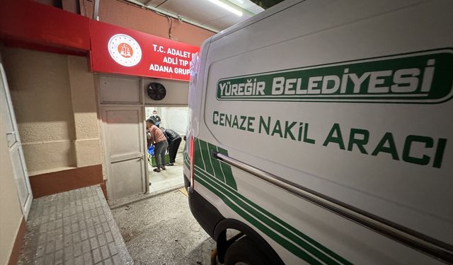 Adana'da elektrikli bisikletten düşen hamile kadın otobüsün altında kalarak öldü