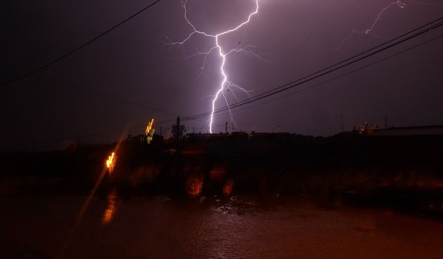 Mersin'in batısı için kuvvetli rüzgar ve fırtına uyarısı
