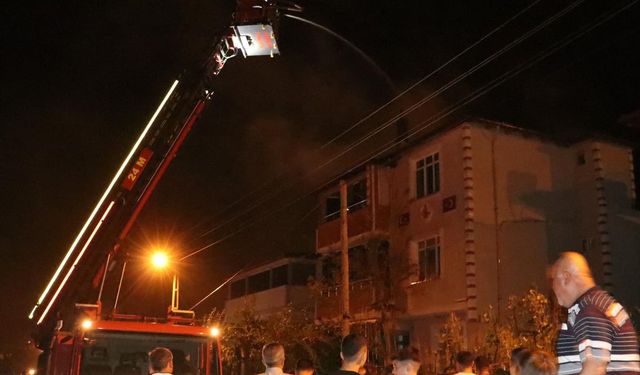 Antalya Muratpaşa’da apartman dairesinde klima kaynaklı yangın paniği