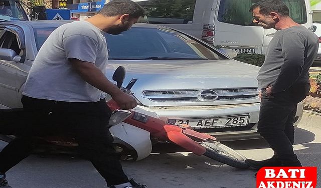 Kumluca'da maddi hasarlı trafik kazası