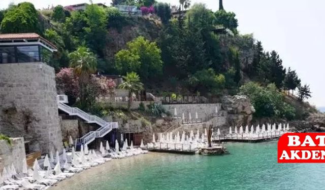 Antalya’da Şezlong Krizi! 1000 TL’lik Fiyat Geri Çekildi