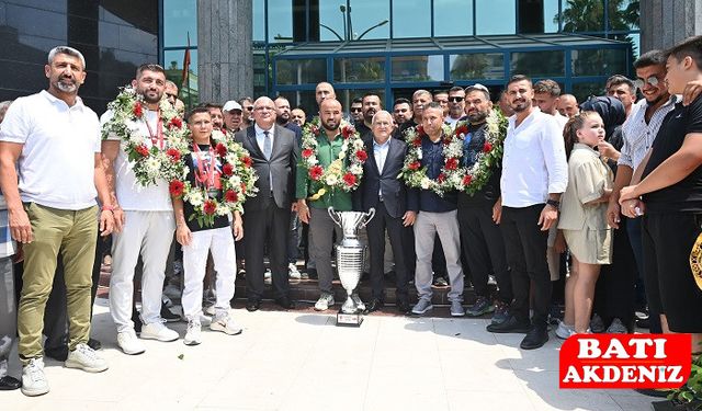 Kumluca’nın Gururu Pehlivanlar, Törenle Karşılandı