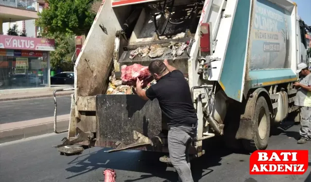 Antalya’da korkutan manzara: Soğuk hava deposundan SKT’si geçmiş et çıktı!