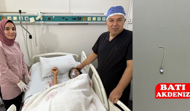 16 Yaşındaki Kız, Eşarbını Düzeltirken Toplu İğneyi Yuttu