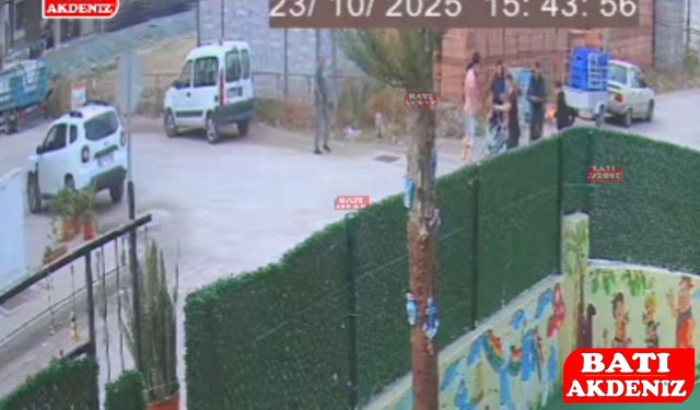 Kumluca’da Otomobil Römorkuna Çarpan Bisikletli Yaralandı