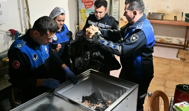150 kilo pişmiş sağlıksız tavuk eti ele geçirildi! İşletme mühürlendi