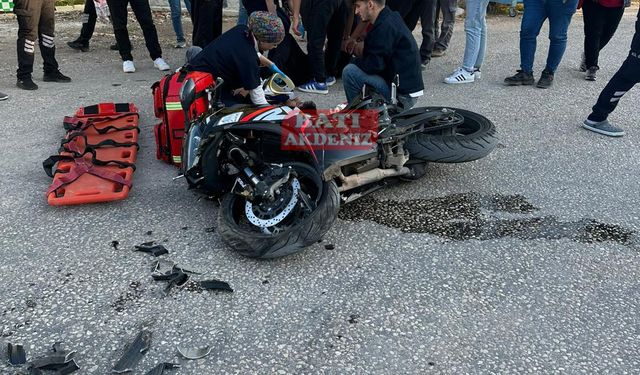 Kumluca’da Minibüs ile Motosiklet Çarpıştı: 2 Yaralı