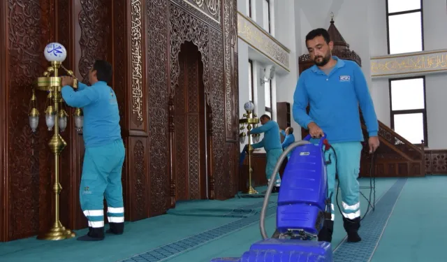 Kayseri Kocasinan 'Cami Temizleme Ekibi' kurdu