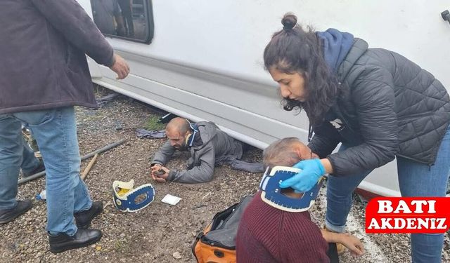 Kumluca–Antalya Yolunda Yolcu Otobüsü Devrildi