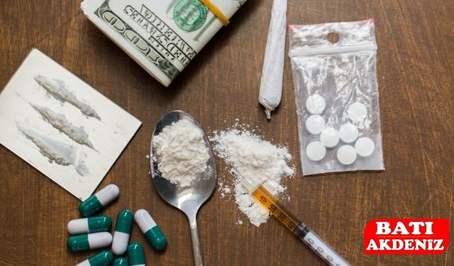 Zehir Tacirlerine Büyük Darbe: 1 Tonun Üzerinde Madde Yakalandı