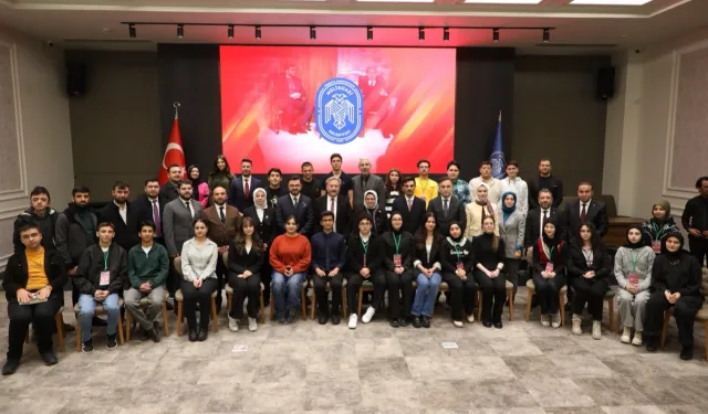 Mektep Melikgazi geleceğe ışık saçıyor