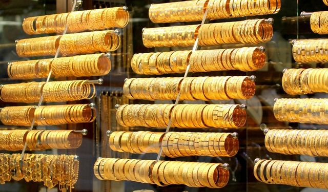 Altın fiyatlarında düşüş: Piyasa güne nasıl başladı?