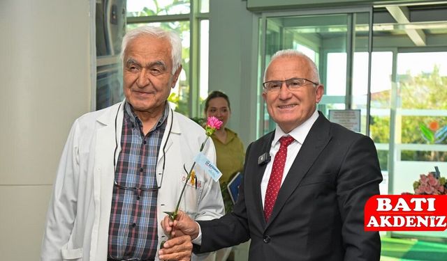 Kumluca Belediye Başkanı Mesut Avcıoğlu’ndan Sağlık Çalışanlarına 14 Mart Tıp Bayramı Ziyareti