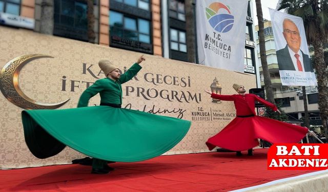Kumluca’da Kadir Gecesi’nde Cumhuriyet Meydanı’nda Birlik Sofrası Kuruldu