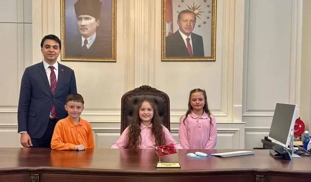 Minik yürekler devlet yönetti