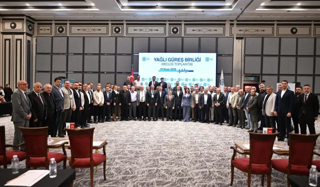 Yağlı Güreş Birliği'nde Ahmet Akın yeniden başkan seçildi