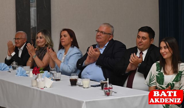 Kumluca Adliyesi'nde Duygusal Veda: Tayin Olan Hâkim, Savcı ve Personele Plaketle Uğurlama