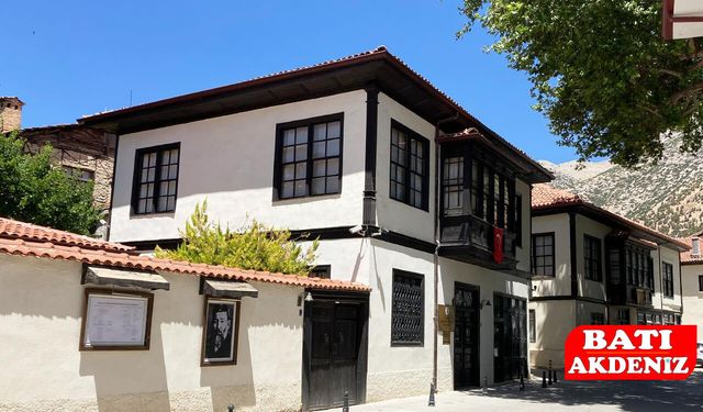 Elmalı: Antalya'nın Tarih Başkenti, Medreseleri ve Yaylalarıyla Torosların Saklı Hazinesi