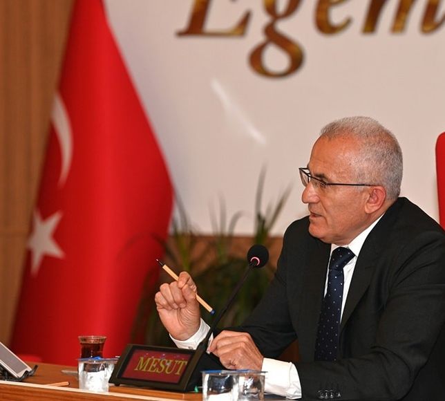Başkan Avcıoğlu, belediyenin borçları hakkında meclis üyelerini bilgilendirdi