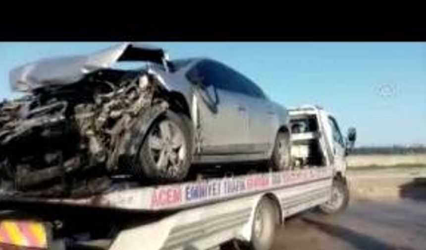 Adana'da park halindeki tıra çarpan otomobilin sürücüsü öldü