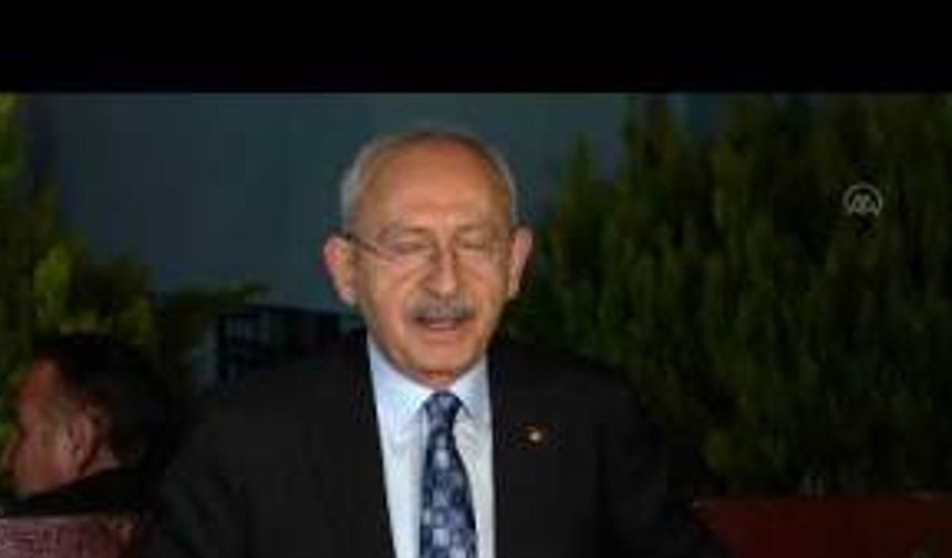 Kılıçdaroğlu, evinin önünde gazetecilere açıklamalarda bulundu