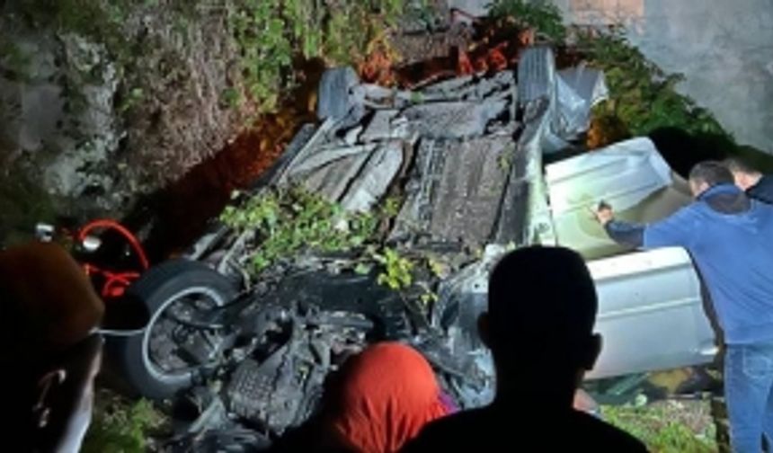 TRABZON - Otomobilin devrilmesi sonucu aynı aileden 2'si çocuk 4 kişi öldü
