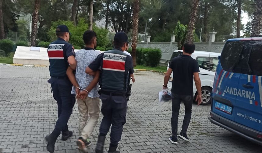 Antalya’da çeşitli suçlardan aranan 162 şüpheli yakalandı