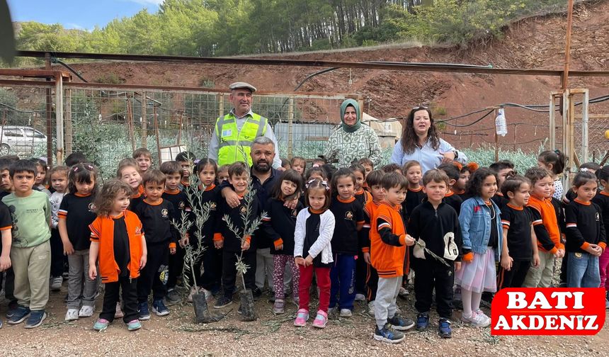 Zeytinden Sofraya: Minik Eller, Kendi Zeytinyağını Üretti