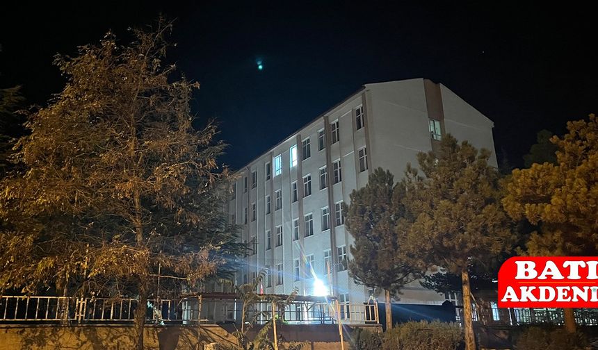 6 Öğrenci Pastadan Zehirlendi: Hastanelik Oldular