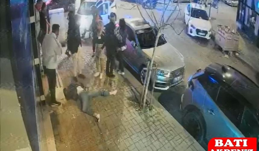 Kaza Anı Kamerada: Motosikletli Yayaya Savruldu