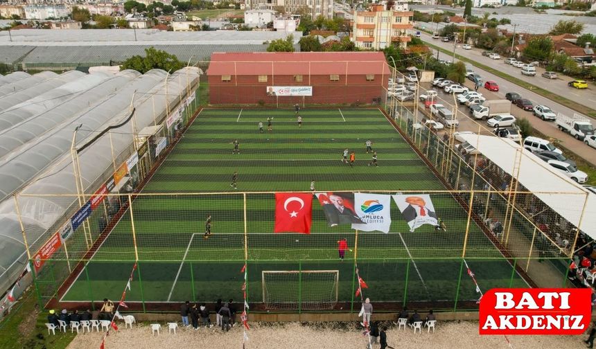 Kumluca’da 27. Geleneksel Halı Saha Turnuvası Başladı