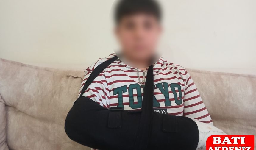 Ortaokulda Akılalmaz Olay: Küçük Öğrencinin Parmağını Kırdı