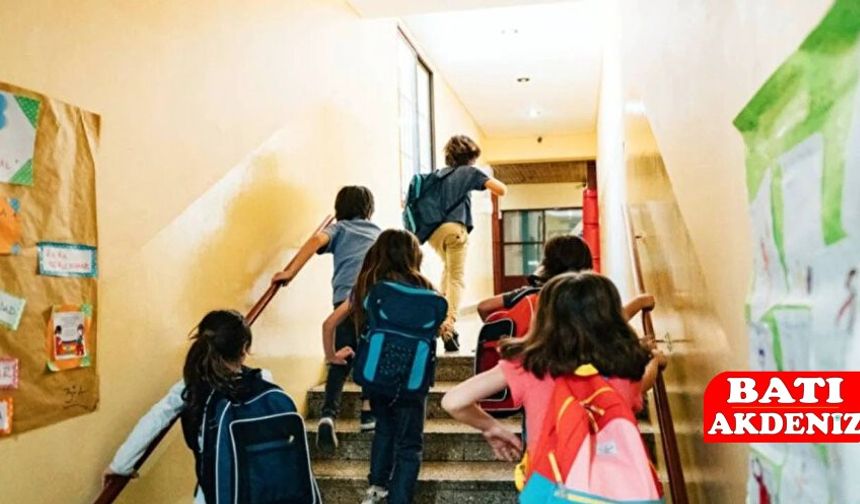 15 Tatil Ne Zaman Başlayacak? 2025-2026 Sömestr ve Ara Tatil Takvimi