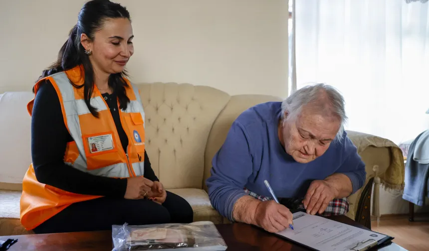 Antalya'da otobüste unutulan cüzdan sahibine teslim edildi