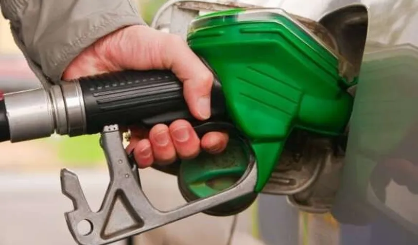 Akaryakıta yine dev zam geliyor