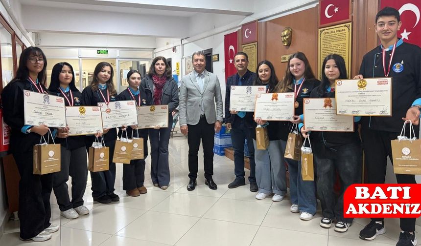 Kumluca’nın Genç Şeflerinden Madalya Yağmuru